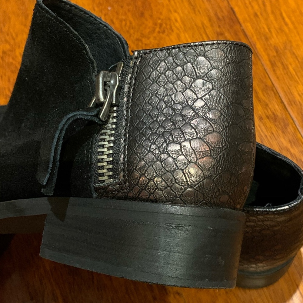 Very Volatile booties - Picture 7 of 7